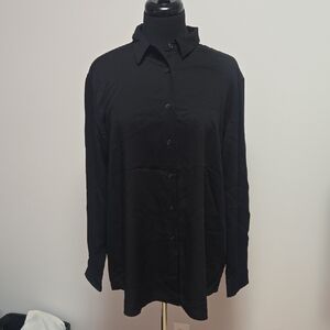Uniqlo Women's Black Button Down Shirt